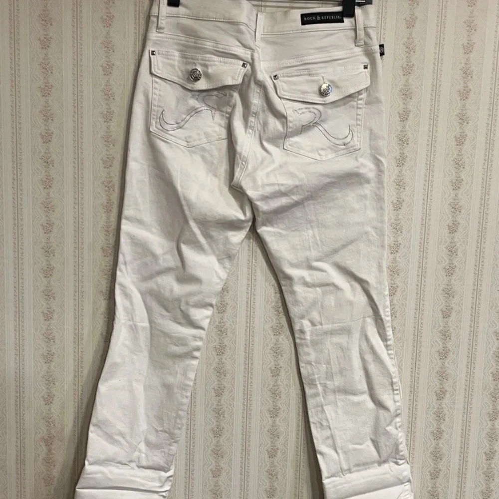 Rock & Republic cropped white